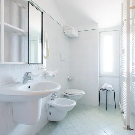 アパートホテル Saturnia 3*