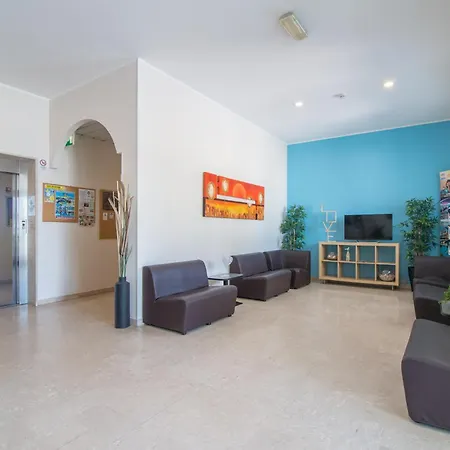 Aparthotel Saturnia 3*